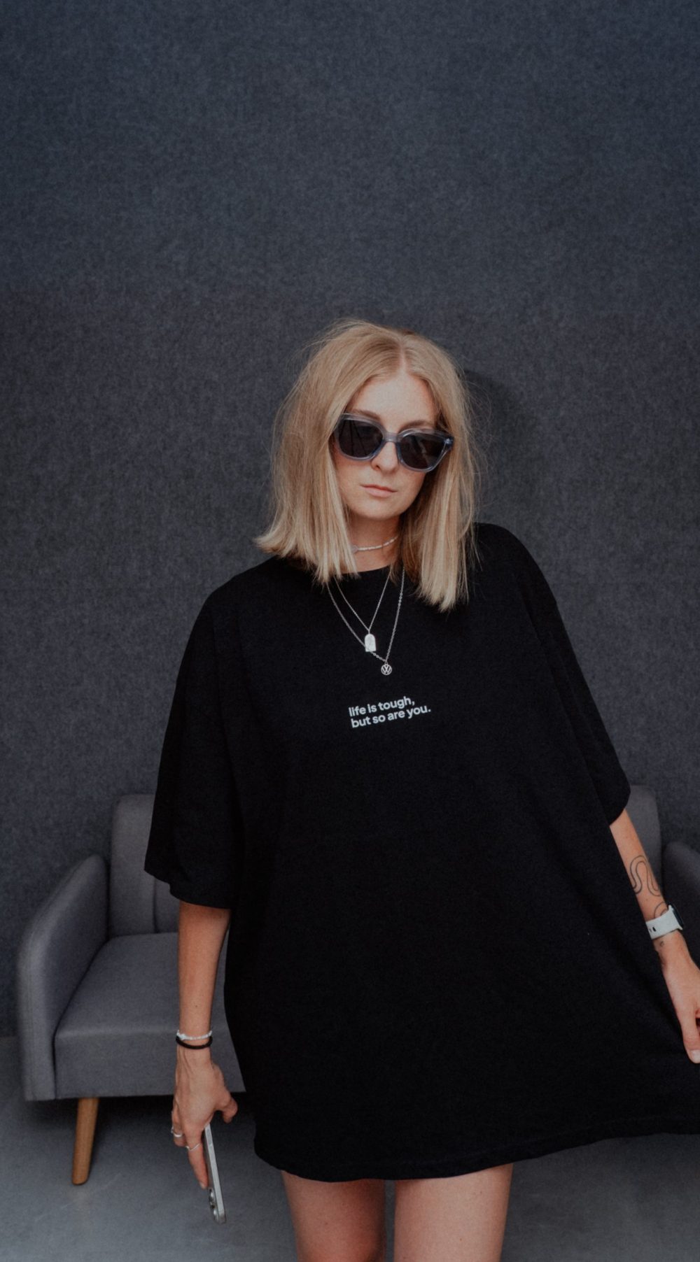 TOUGH · Oversized Unisex Shirt · schwarz
